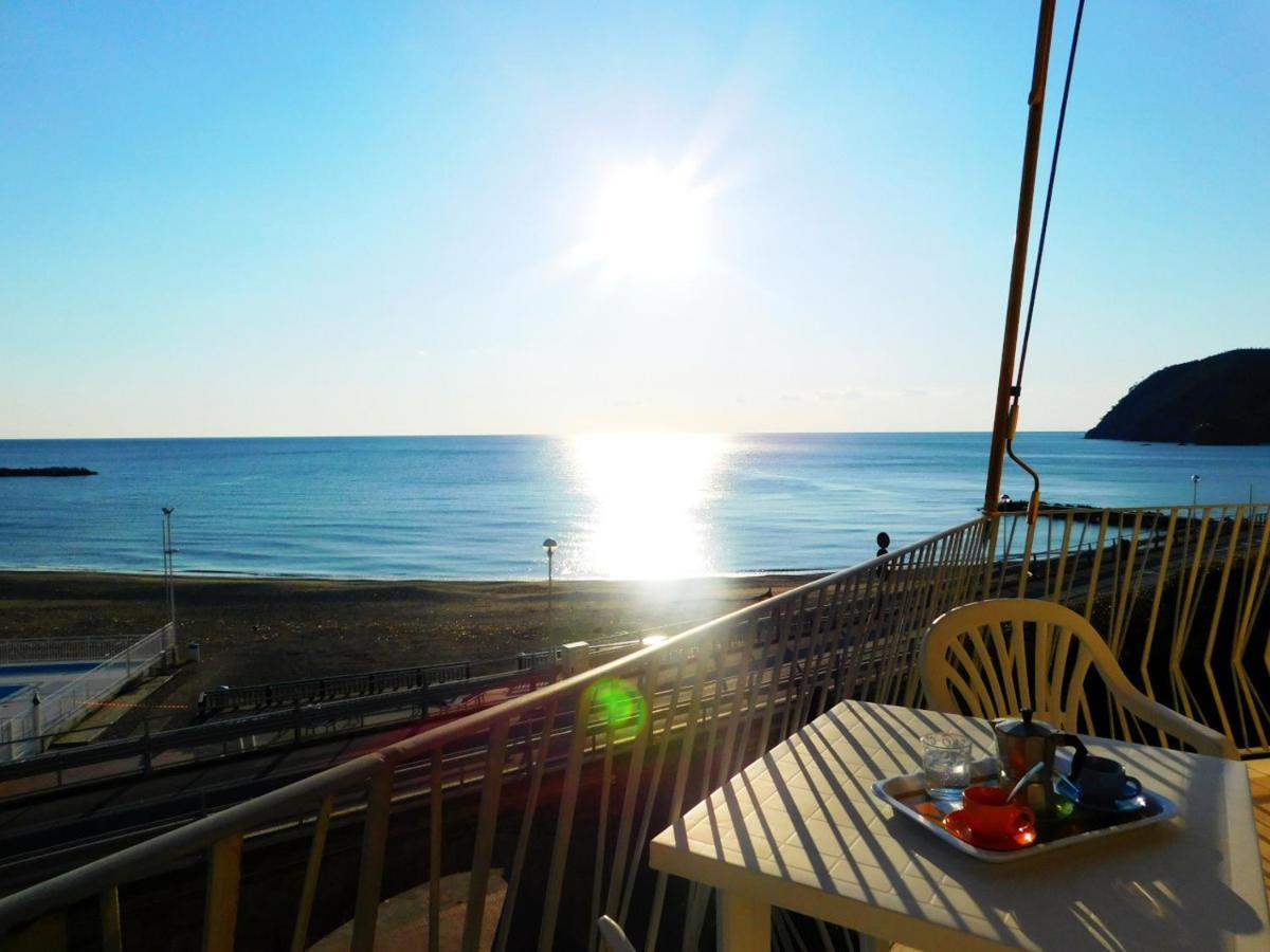 Trilocale Con Meravigliosa Vista Mare, Levanto Extérieur photo